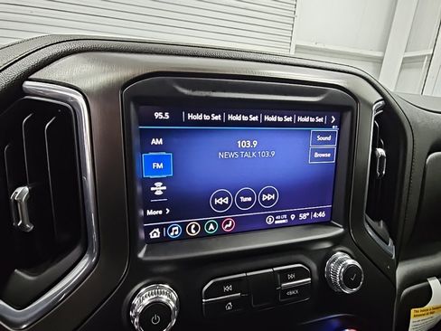 Used 2022 GMC Sierra 1500 AT4 w/ AT4 Premium Package image 14