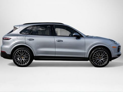 Used 2021 Porsche Cayenne image 5
