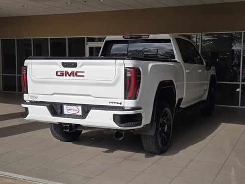 Used 2024 GMC Sierra 2500 AT4 w/ AT4 Preferred Package image 7