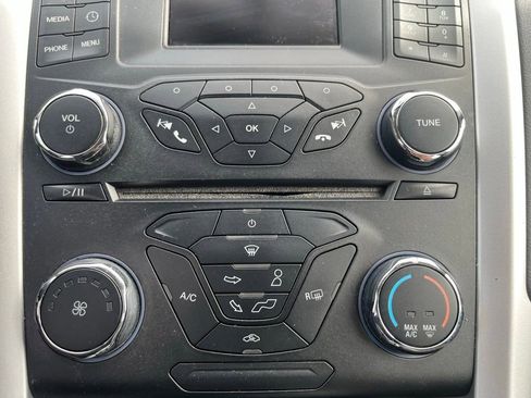 Used 2015 Ford Fusion SE FWD image 16