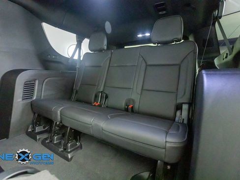 Used 2025 GMC Yukon XL Denali w/ Sun & Power Step Package AWD/4WD image 27