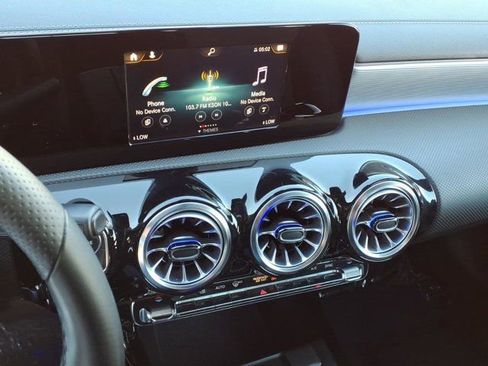 Certified 2022 Mercedes-Benz CLA 250 image 5