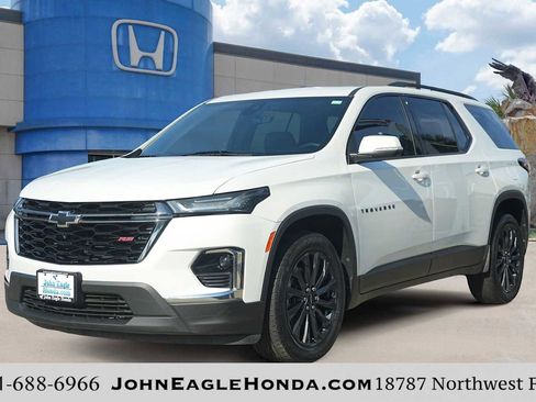 Used 2022 Chevrolet Traverse RS image 1