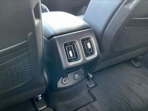 Used 2023 Kia Sorento EX w/ Panoramic Sunroof Package AWD/4WD image 10