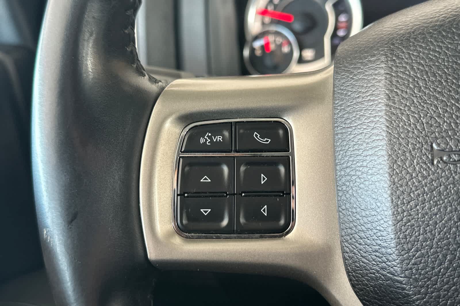 Used 2018 RAM 1500 Laramie w/ Convenience Group AWD/4WD image 27