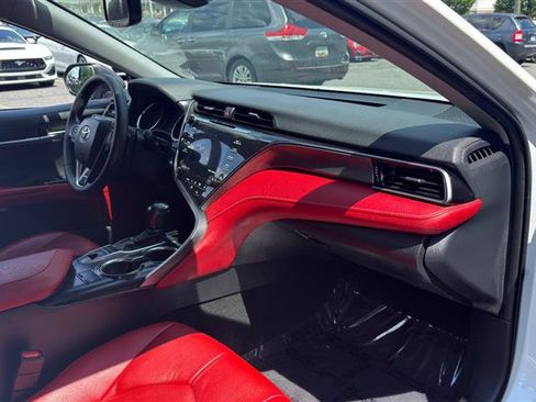 Used 2019 Toyota Camry XSE FWD image 18