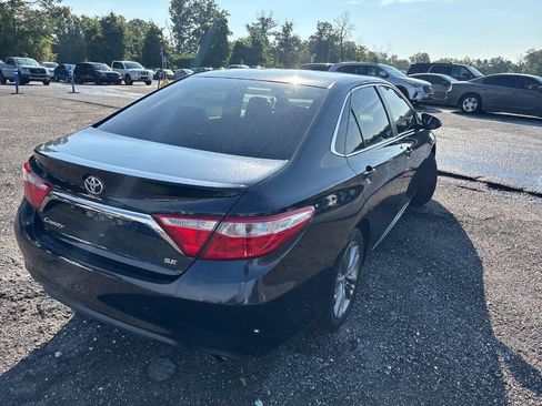 Used 2017 Toyota Camry SE FWD image 2