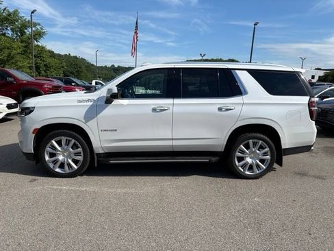 Used 2023 Chevrolet Tahoe High Country AWD/4WD image 2