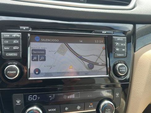 Used 2016 Nissan Rogue SL w/ SL Premium Package AWD/4WD image 14