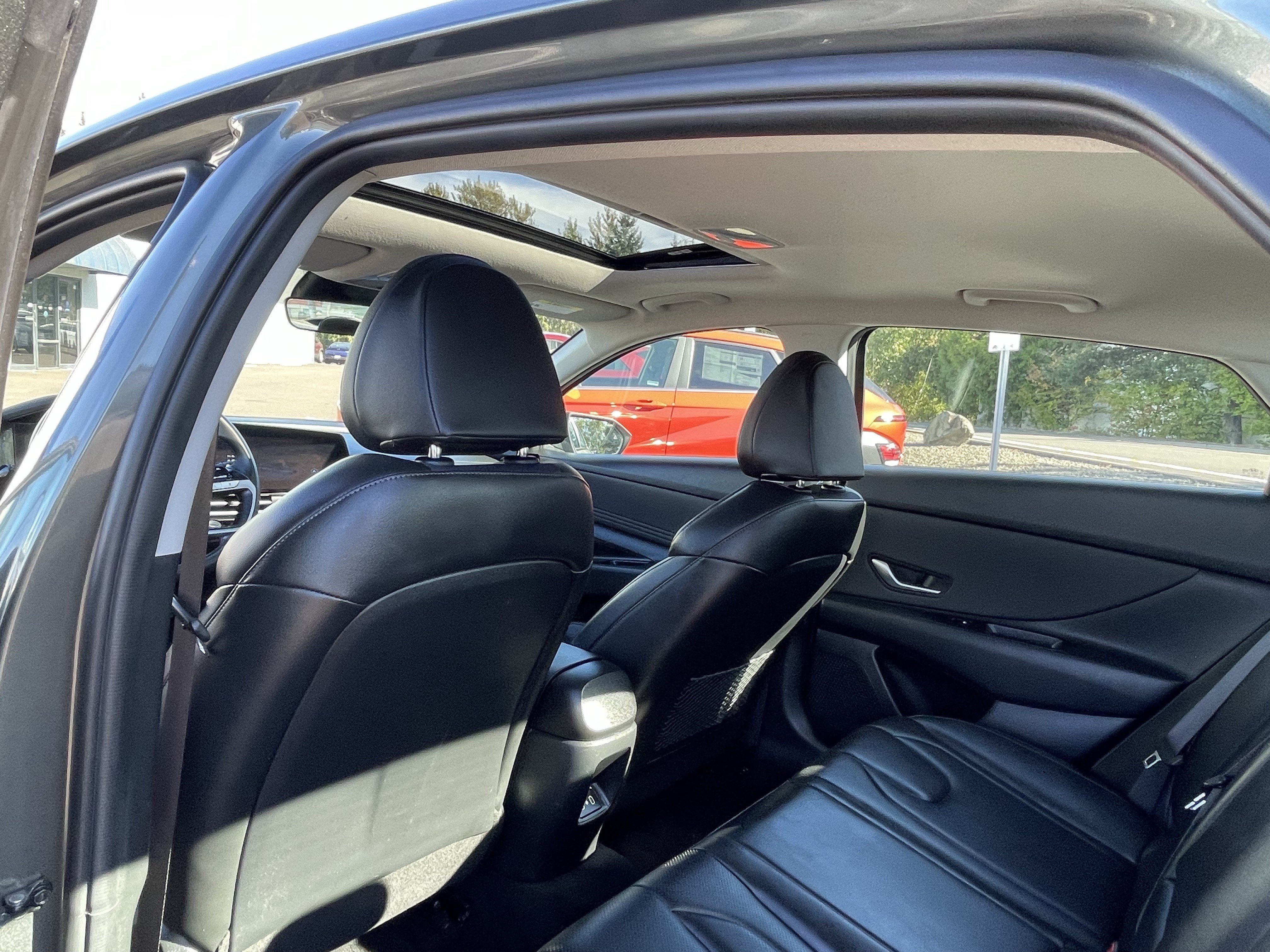 Certified 2025 Hyundai Elantra Limited FWD image 15