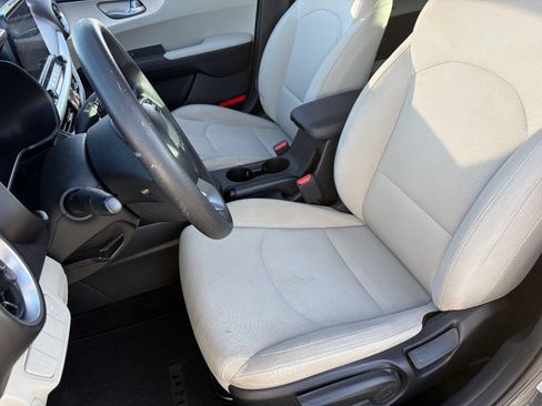 Used 2022 Kia Forte LXS FWD image 21