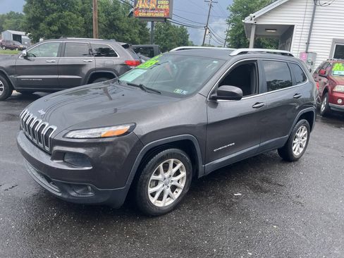 Used 2015 Jeep Cherokee Latitude FWD image 11