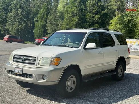 Used 2003 Toyota Sequoia SR5 image 10
