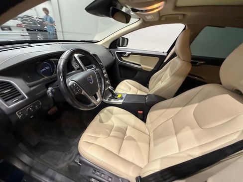 Used 2016 Volvo XC60 T6 Platinum w/ Climate Package AWD/4WD image 19