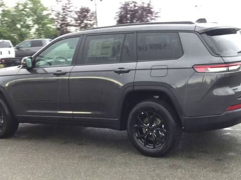 New 2025 Jeep Grand Cherokee L Laredo w/ Trailer Tow Package image 6