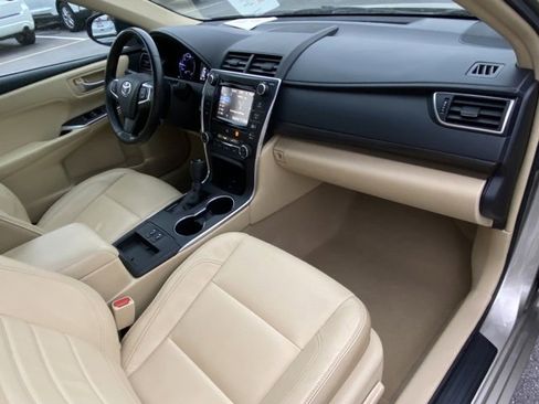 Used 2015 Toyota Camry XLE image 19