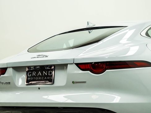 Used 2018 Jaguar F-TYPE R-Dynamic RWD image 13
