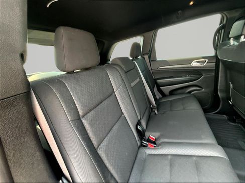 Used 2020 Jeep Grand Cherokee Laredo AWD/4WD image 25