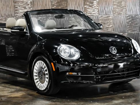 Used 2014 Volkswagen Beetle 2.5 FWD image 6