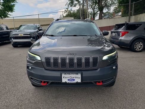 Used 2019 Jeep Cherokee Trailhawk AWD/4WD image 2