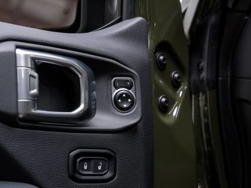 Used 2024 Jeep Wrangler Unlimited Rubicon 392 image 89