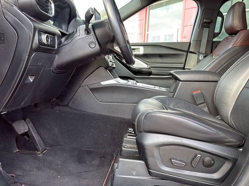 Used 2022 Ford Explorer Platinum w/ Equipment Group 601A AWD/4WD image 20