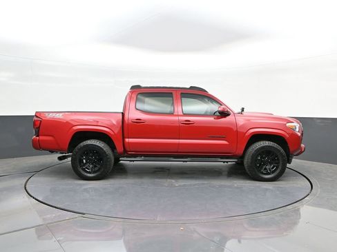 Used 2022 Toyota Tacoma SR AWD/4WD image 26