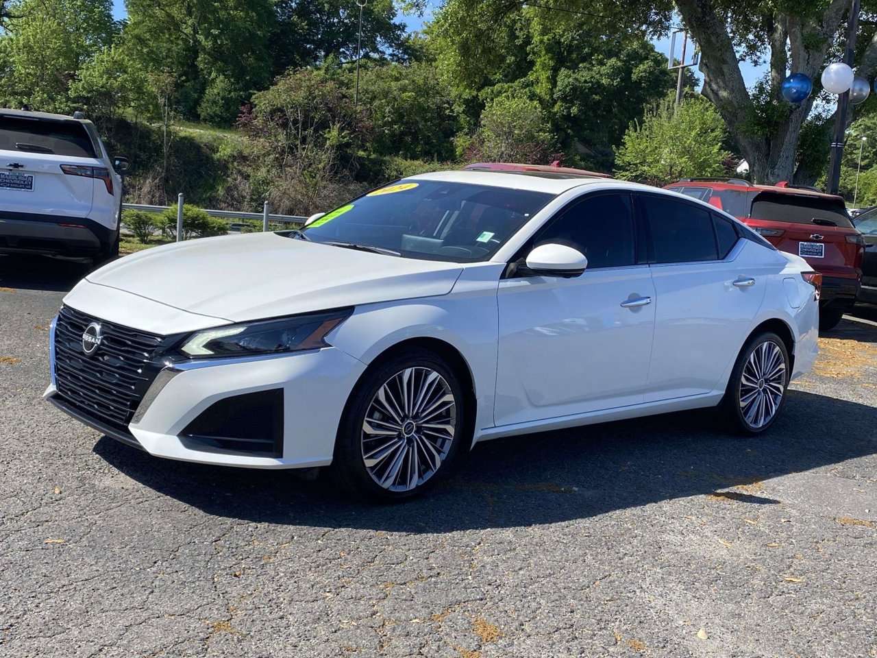 Used 2024 Nissan Altima 2.5 SL AWD/4WD image 3