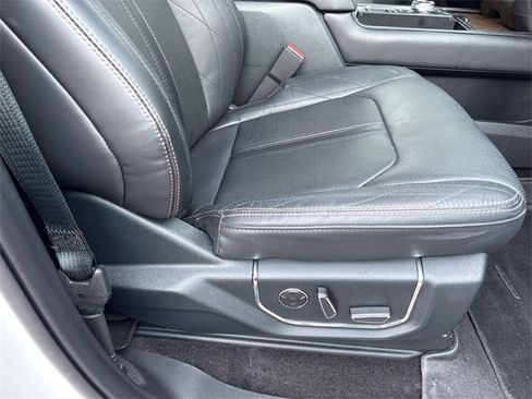 Used 2021 Ford Expedition Platinum image 16