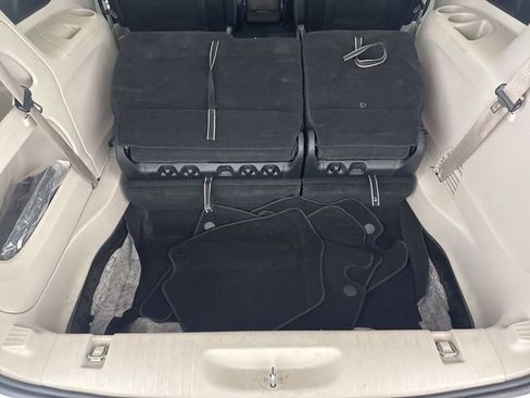 Used 2023 Chrysler Pacifica Touring-L FWD image 31