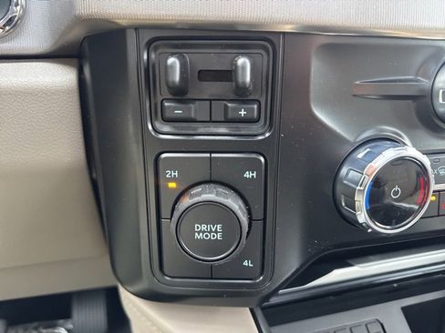 New 2026 Ford F450 Platinum w/ Platinum Plus Package image 46