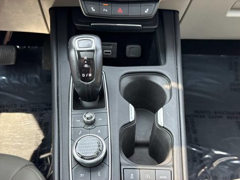 Used 2019 Cadillac XT4 Luxury w/ Cold Weather Package FWD image 13