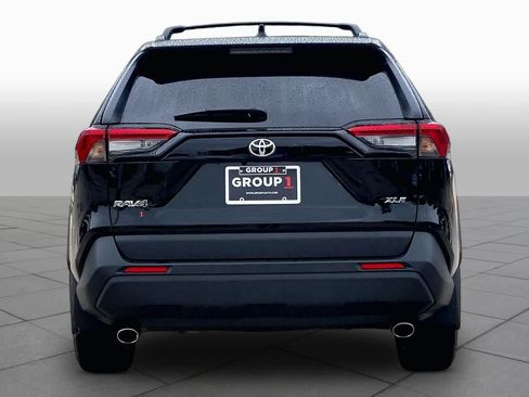 Used 2025 Toyota RAV4 XLE Premium FWD image 5