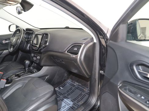 Used 2019 Jeep Cherokee Limited AWD/4WD image 42