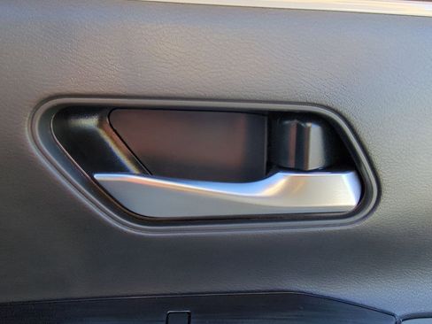 New 2026 Nissan Kicks SR w/ SR Premium Package FWD image 37