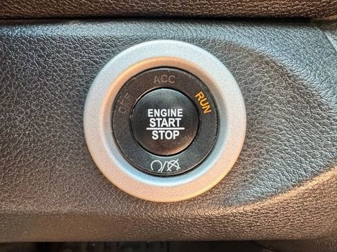 Used 2017 RAM 2500 Limited AWD/4WD image 30