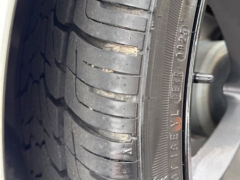 Used 2012 Dodge Charger SE image 12