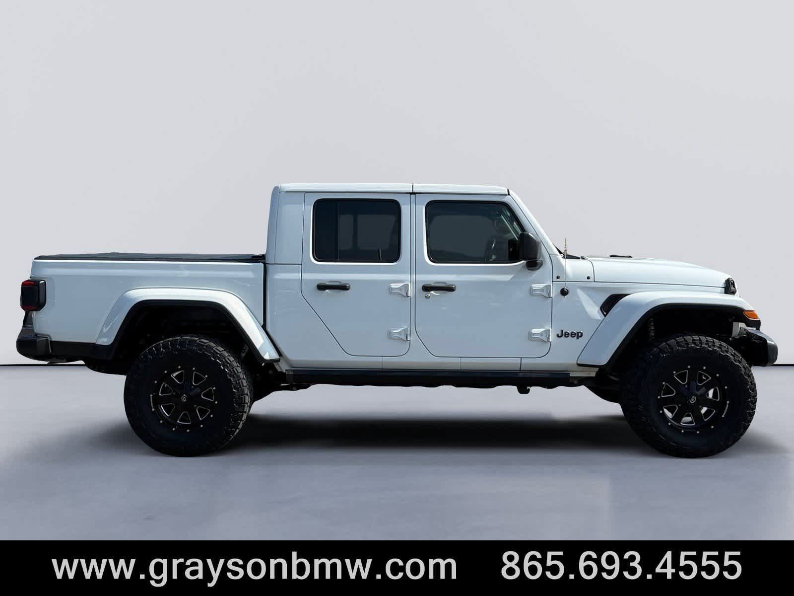Used 2021 Jeep Gladiator Overland w/ Popular Equipment Package AWD/4WD image 2
