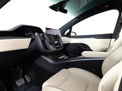 Used 2023 Tesla Model X Plaid image 14