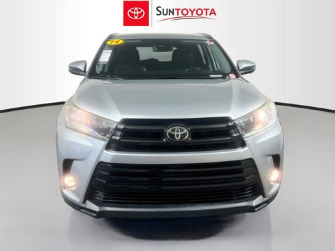 Used 2018 Toyota Highlander SE FWD image 10