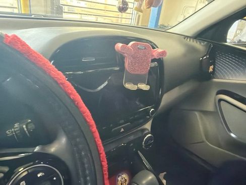 Used 2025 Kia Soul EX FWD image 3