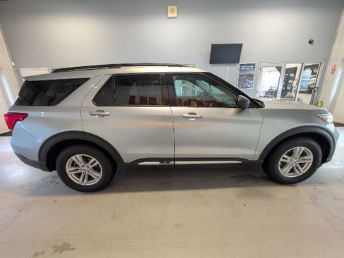 Certified 2023 Ford Explorer XLT AWD/4WD image 6