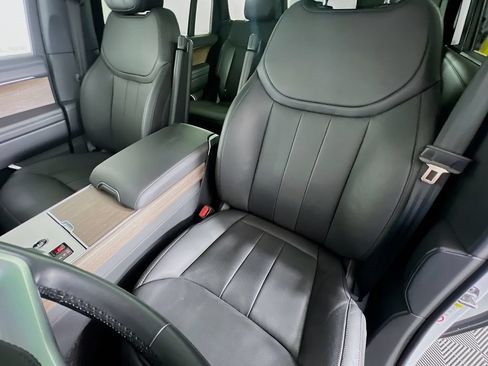 Used 2025 Land Rover Range Rover Long Wheelbase SE AWD/4WD image 22