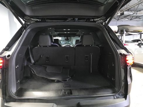 Used 2023 Chevrolet Traverse RS image 25