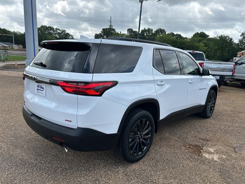 Used 2023 Chevrolet Traverse RS FWD image 4