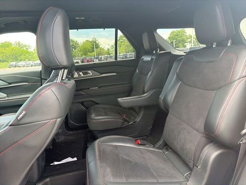 Used 2025 Ford Explorer ST AWD/4WD image 18