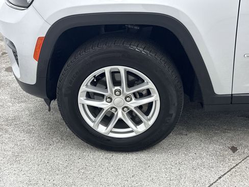 Used 2024 Jeep Grand Cherokee Laredo X w/ Trailer Tow Package image 42