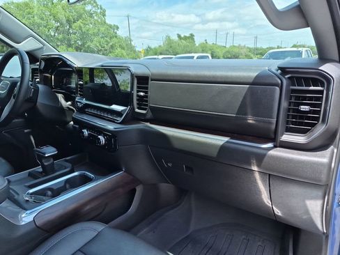Used 2024 GMC Sierra 1500 SLT AWD/4WD image 38