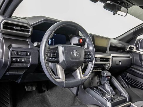Used 2025 Toyota 4Runner TRD Off-Road AWD/4WD image 17