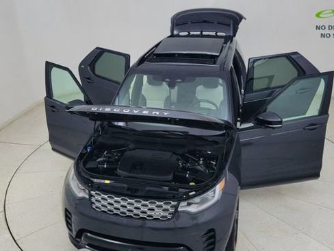Used 2024 Land Rover Discovery Metropolitan Edition AWD/4WD image 92